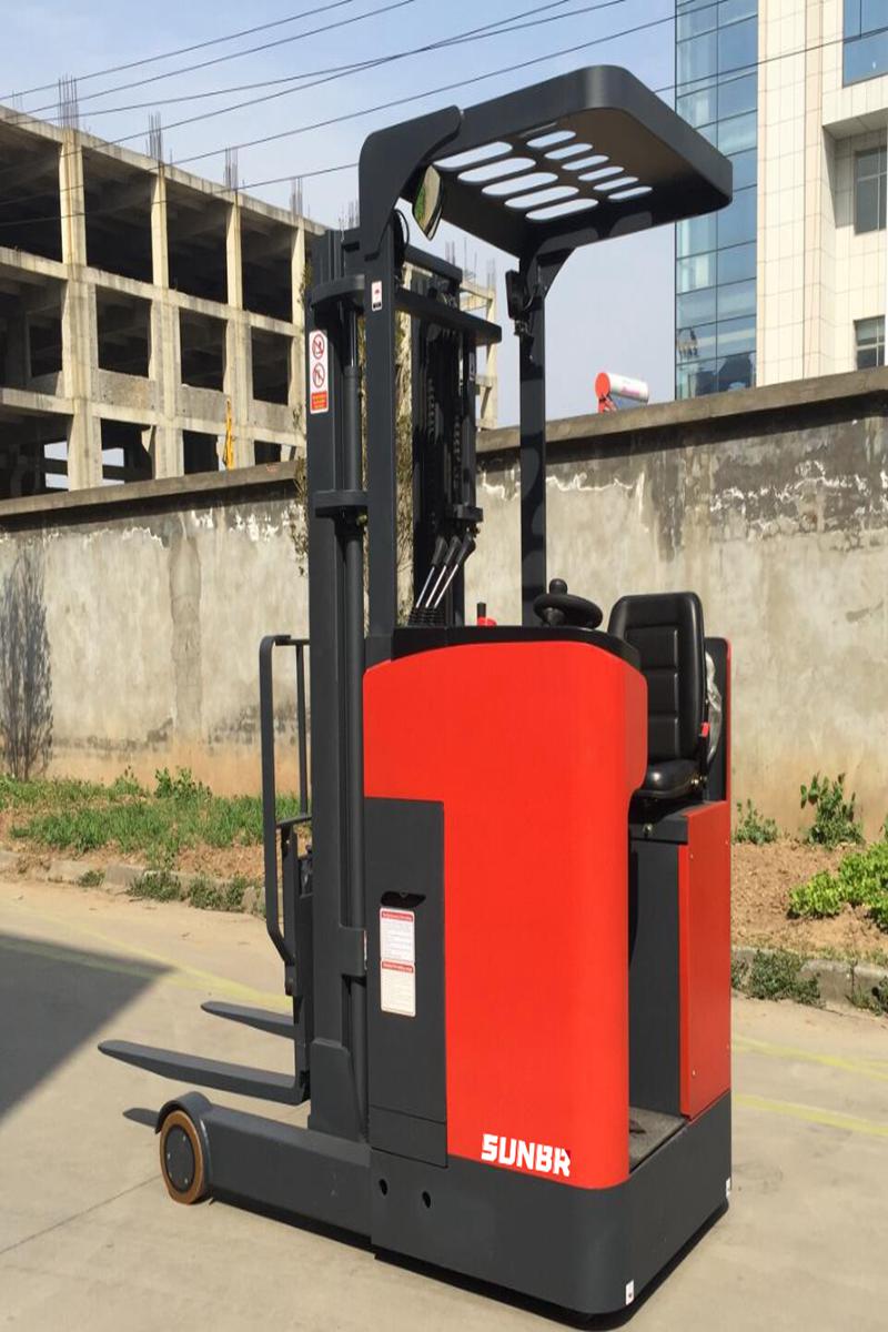 1-3 Ton Seated Reach Truck