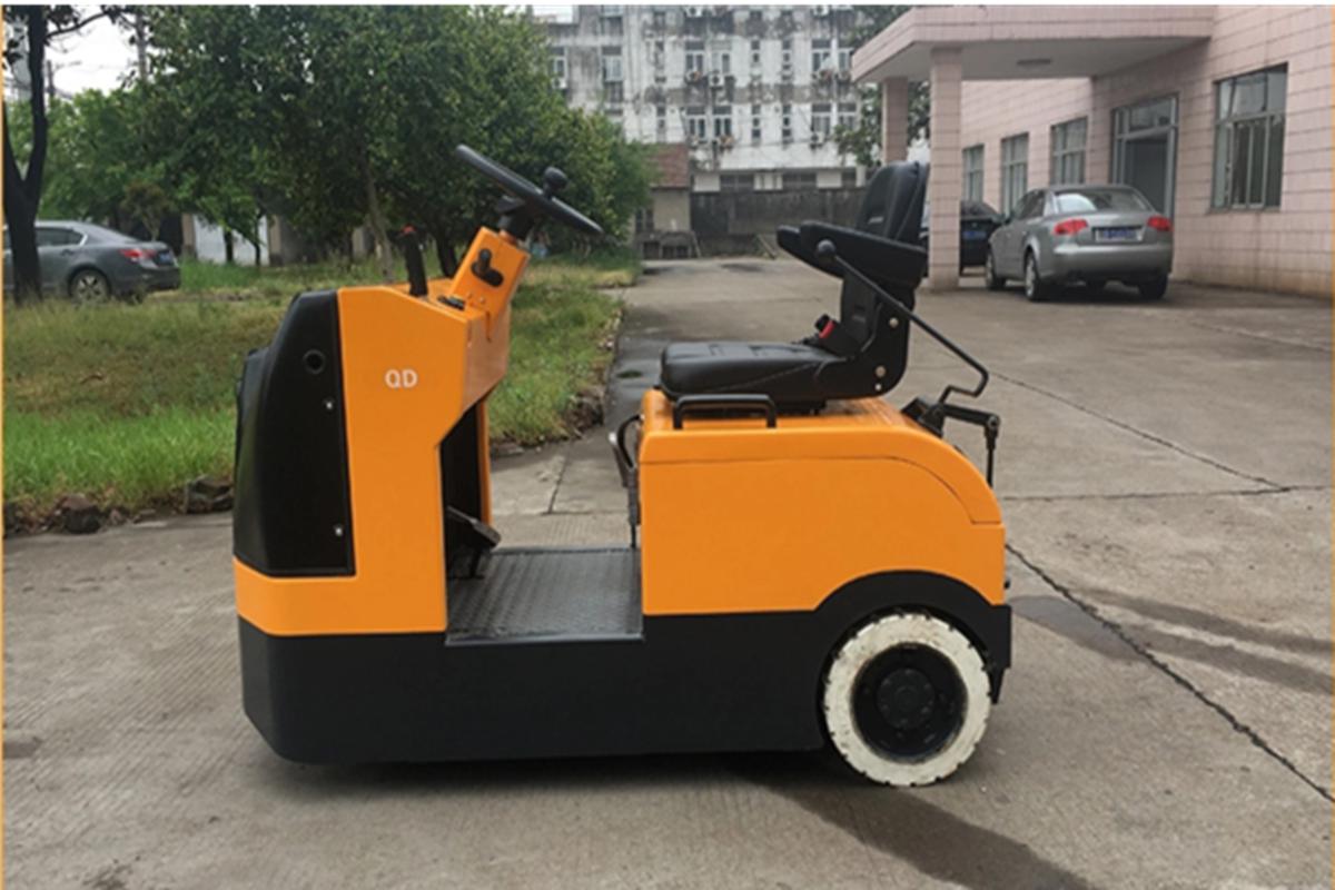 QD 20/30/40 Tow Tractor