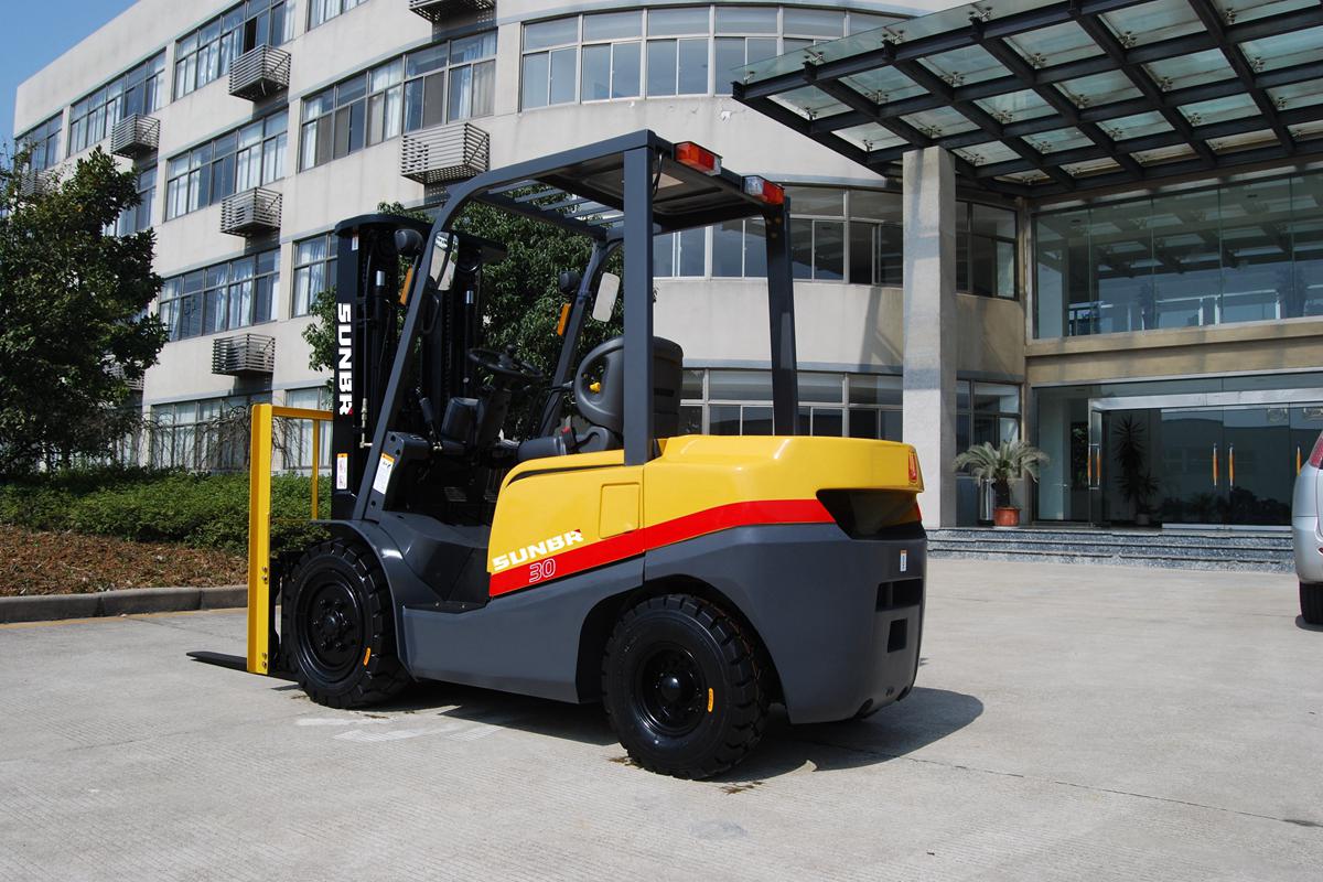 How to make maintenance of your electric forklift battery