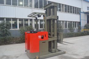 Three Way Reach Stacker
